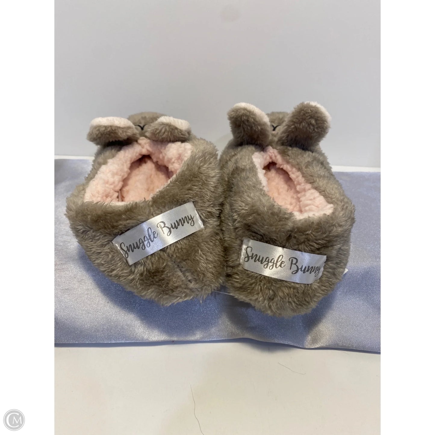 Slippers By Clothes Mentor In Grey