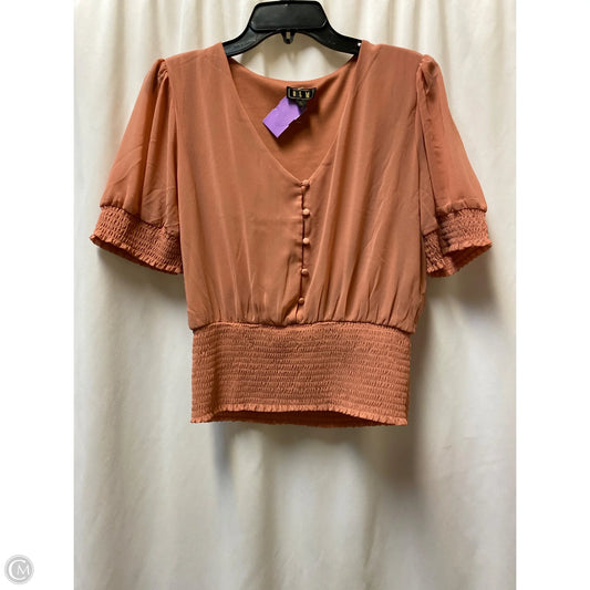 Top Short Sleeve By Clothes Mentor In Coral, Size: L