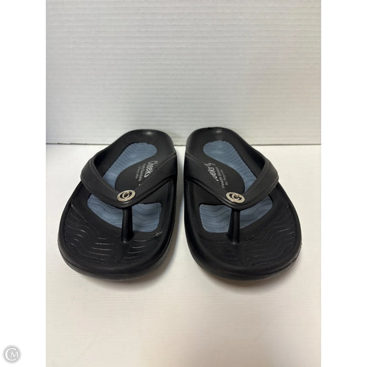 Sandals Flats By Clothes Mentor In Black, Size: 9