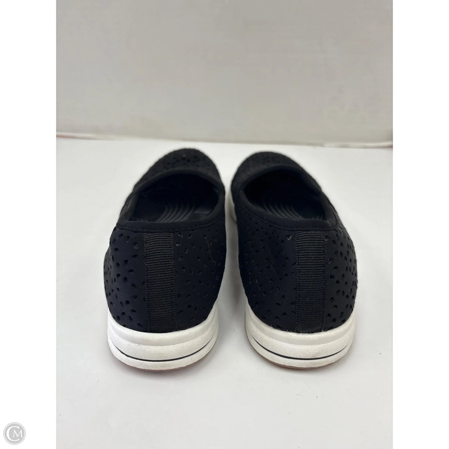 Shoes Sneakers By Clarks In Black, Size: 7.5