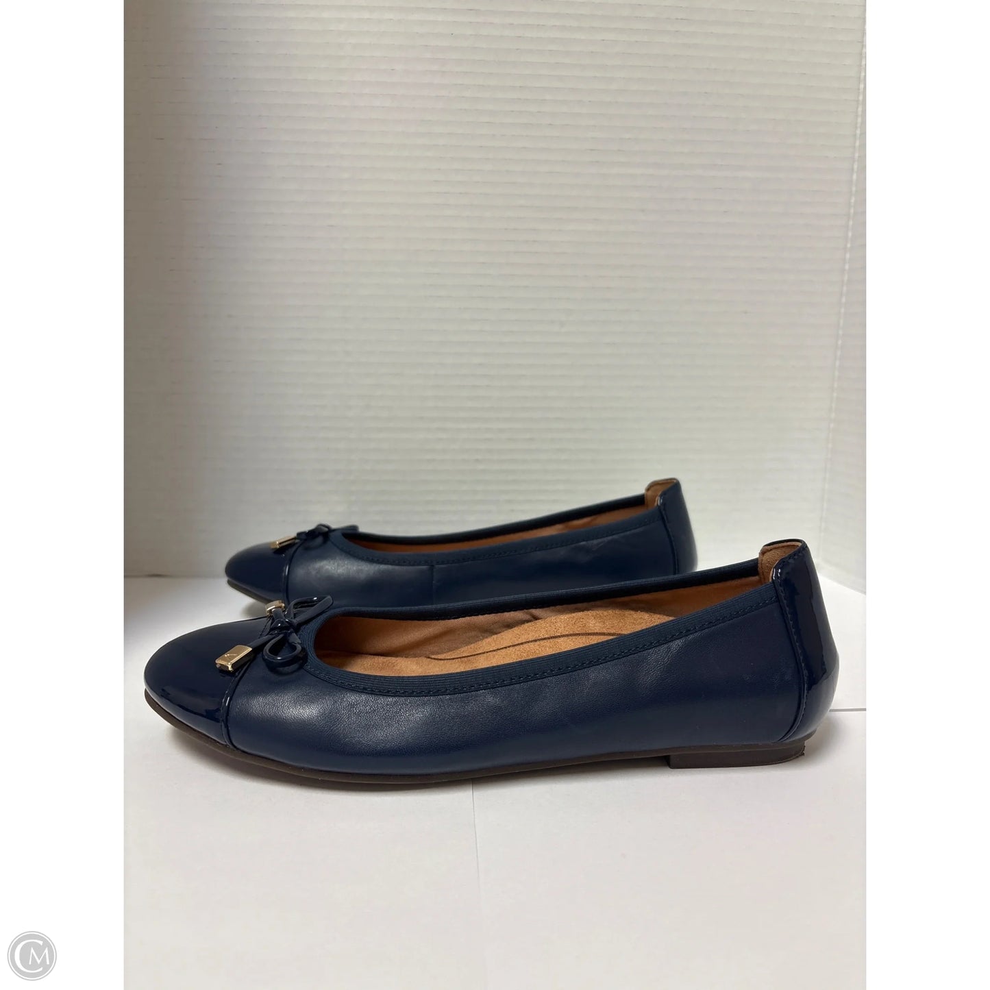 Shoes Flats By Vionic In Navy, Size: 7