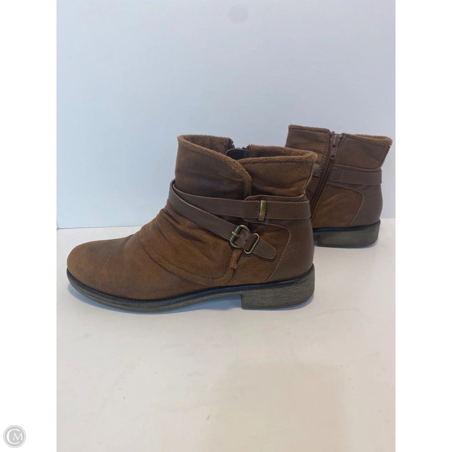 Boots Ankle Flats By Clothes Mentor In Brown, Size: 7