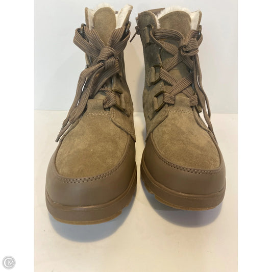 Boots Ankle Flats By Clothes Mentor In Beige, Size: 9.5