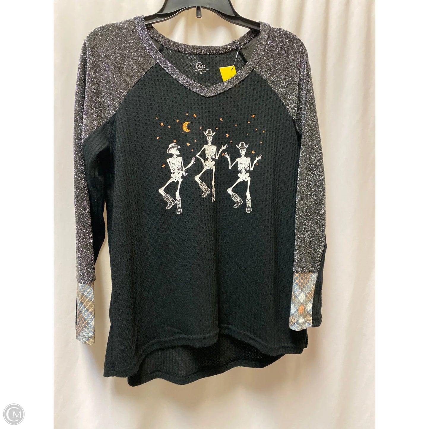 Top Long Sleeve By Cato In Black, Size: S