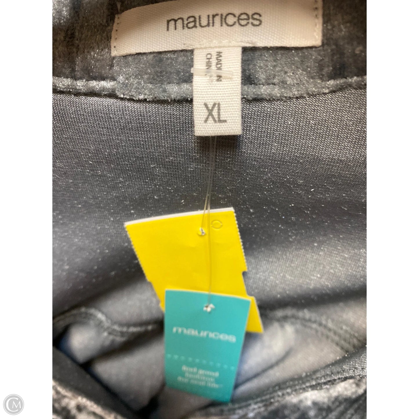 Top Long Sleeve By Maurices In Grey, Size: Xl
