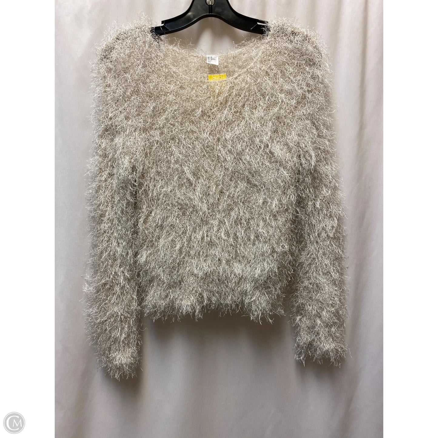 Sweater By Clothes Mentor In White, Size: M