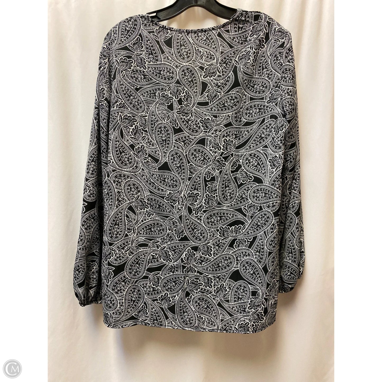 Top Long Sleeve By Clothes Mentor In Black & White, Size: L