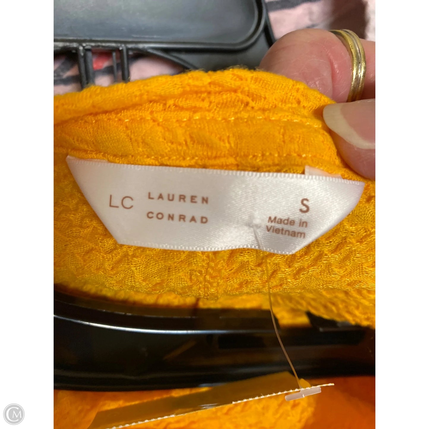 Top Long Sleeve By Clothes Mentor In Yellow, Size: S