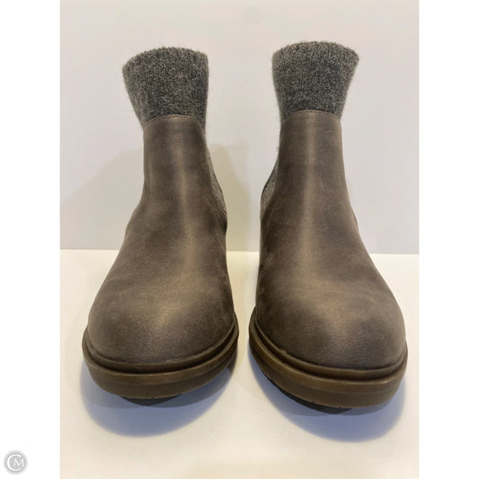 Boots Ankle Heels By Clothes Mentor In Grey, Size: 9