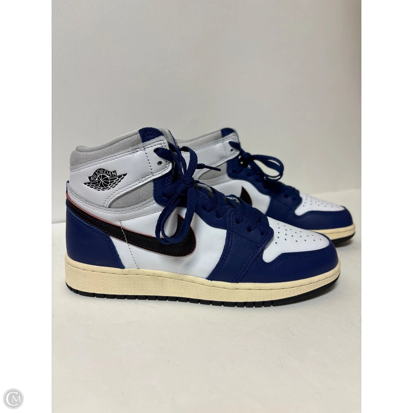 Shoes Athletic By Nike In White, Size: 7