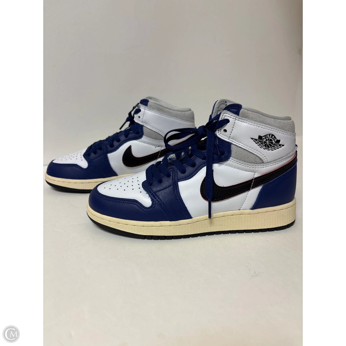 Shoes Athletic By Nike In White, Size: 7