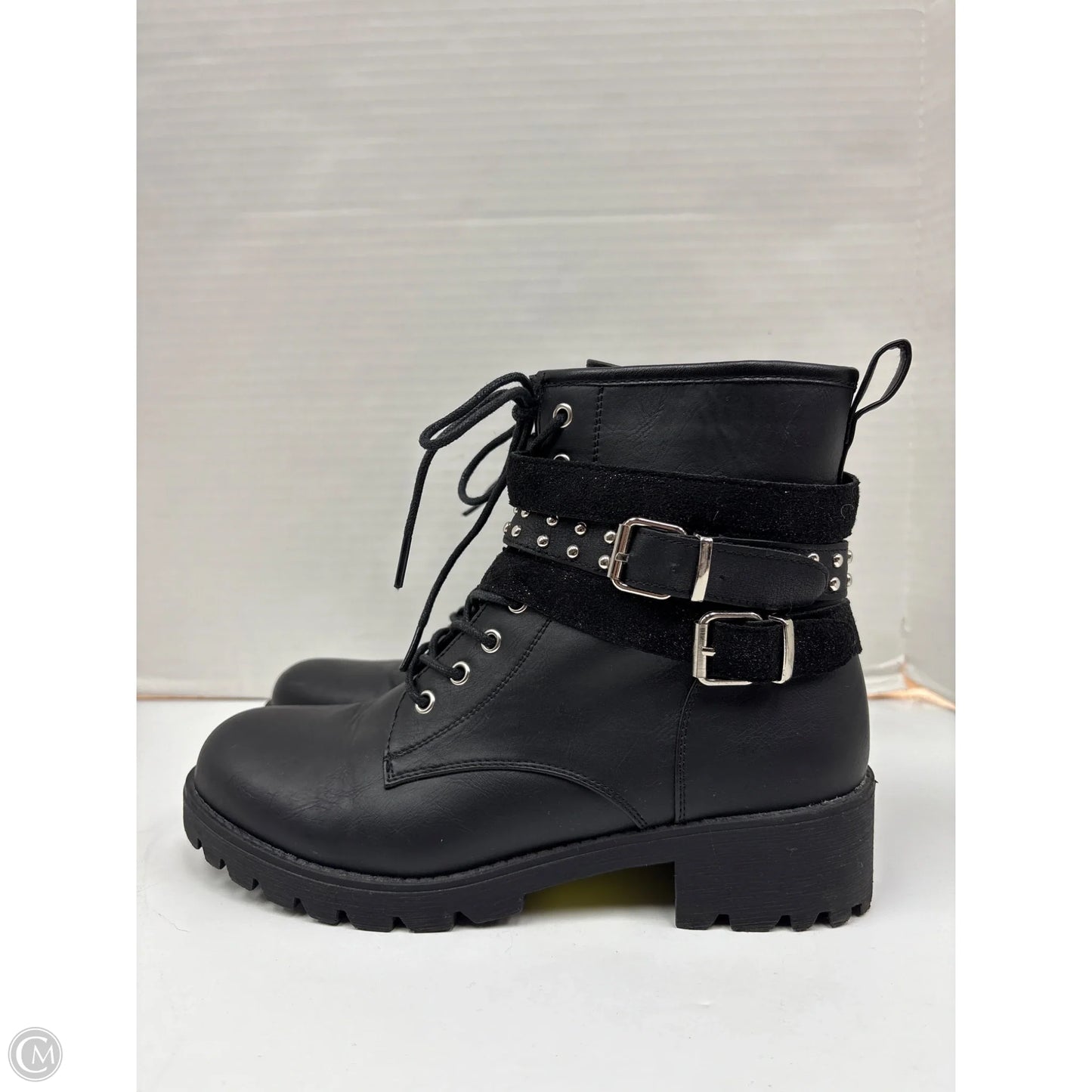 Boots Ankle Flats By Clothes Mentor In Black, Size: 9