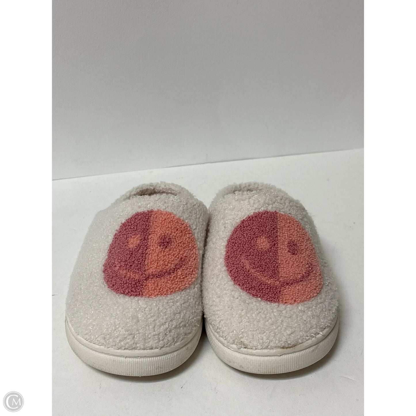 Slippers By Clothes Mentor In White, Size: 8