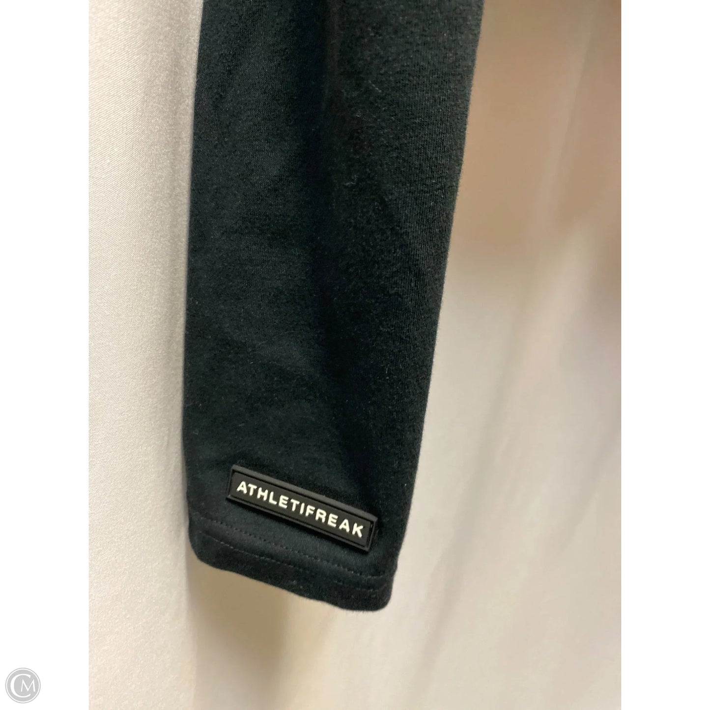 Athletic Top Long Sleeve Hoodie By Clothes Mentor In Black, Size: M