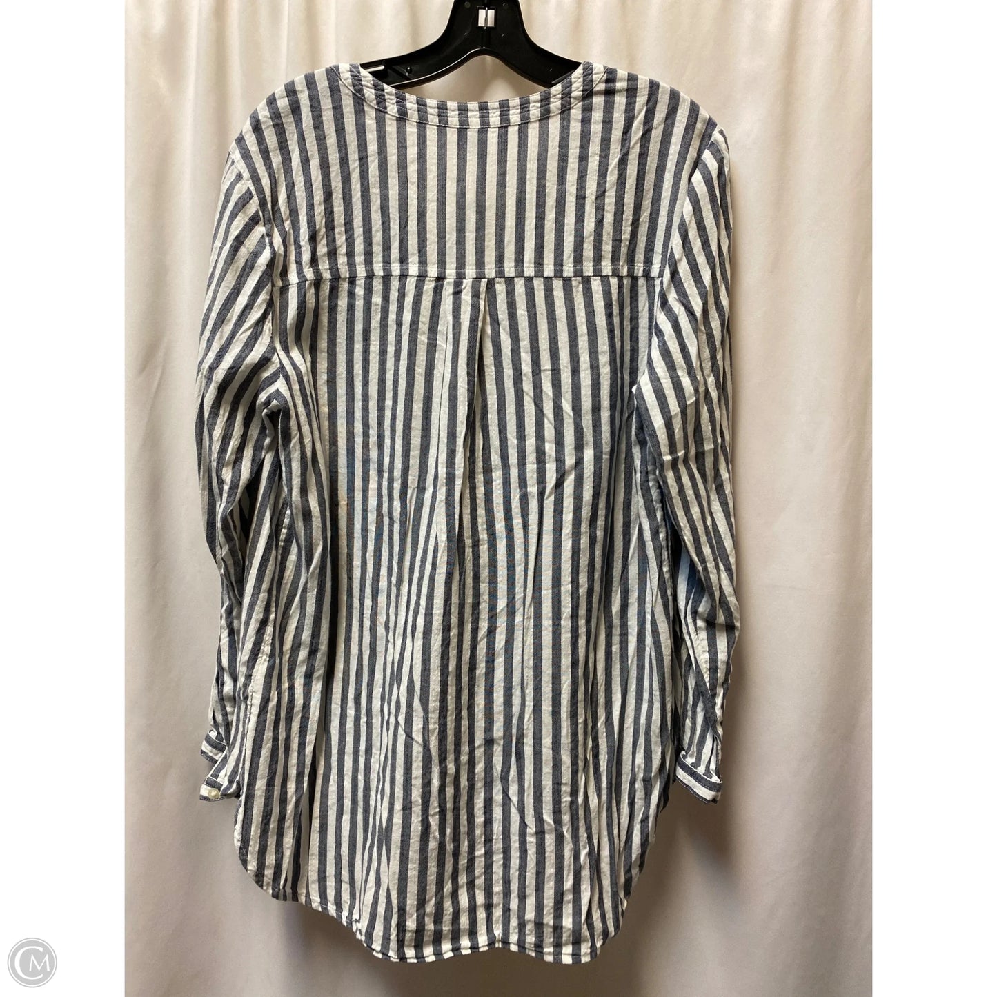 Top Long Sleeve By Old Navy In Grey, Size: L