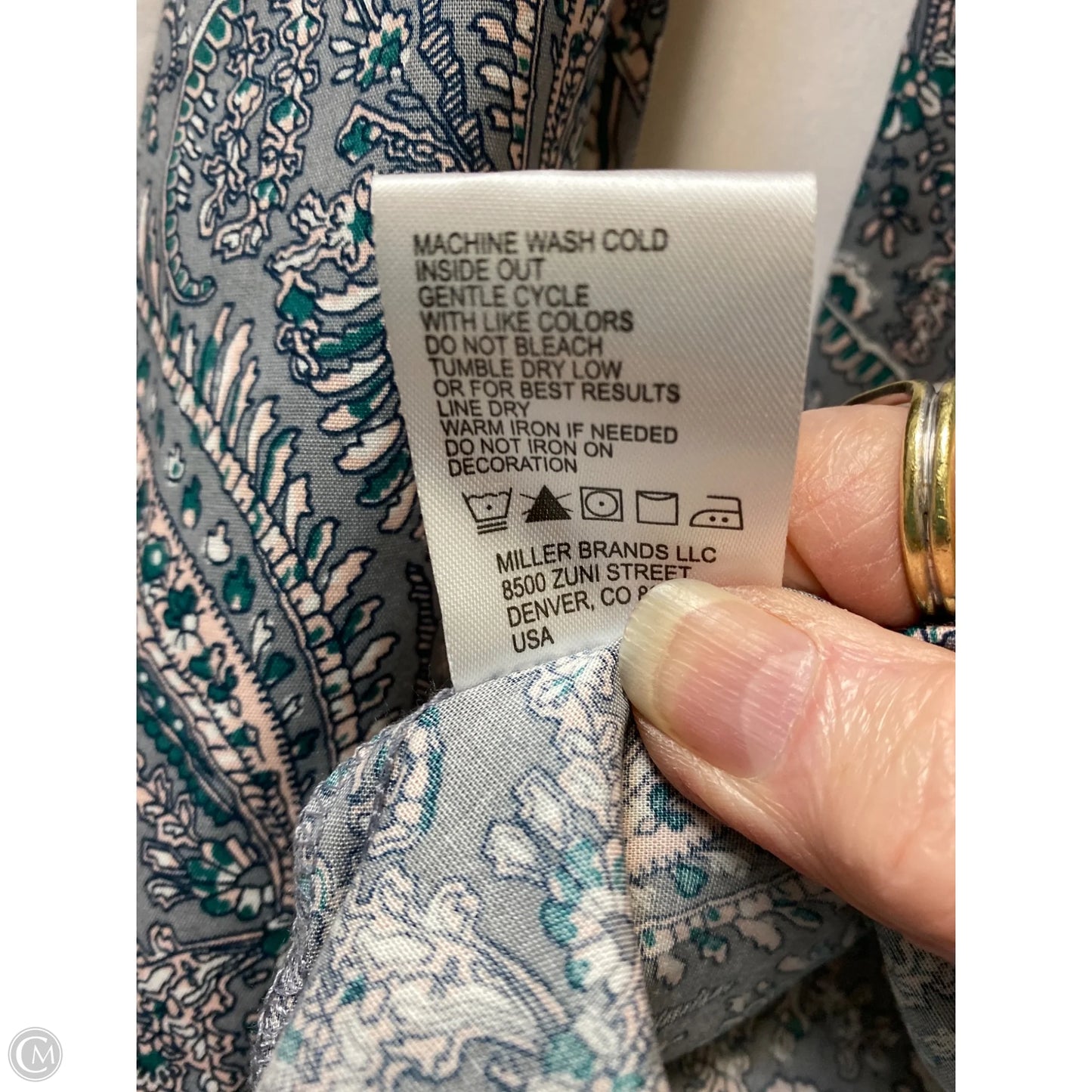 Top Long Sleeve By Clothes Mentor In Grey, Size: S