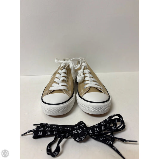 Shoes Sneakers By Clothes Mentor In Tan, Size: 9