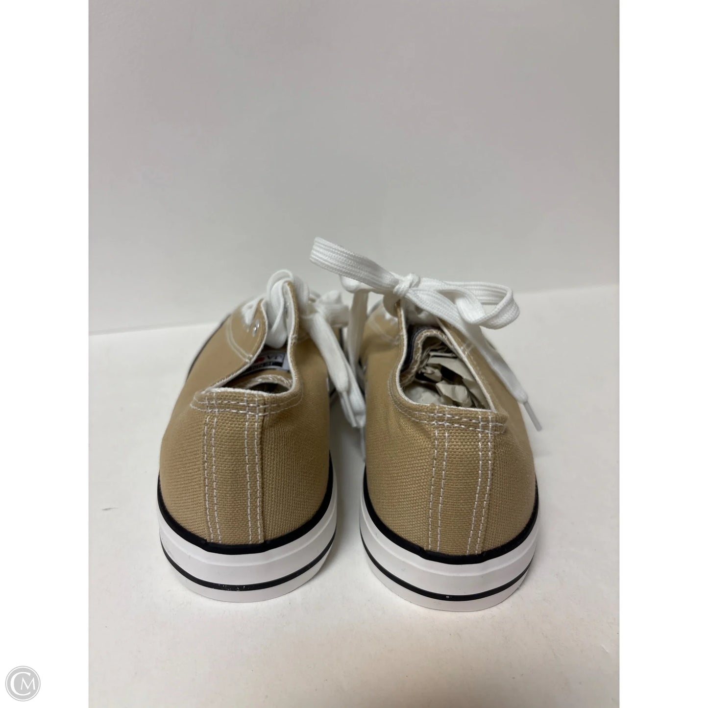 Shoes Sneakers By Clothes Mentor In Tan, Size: 9