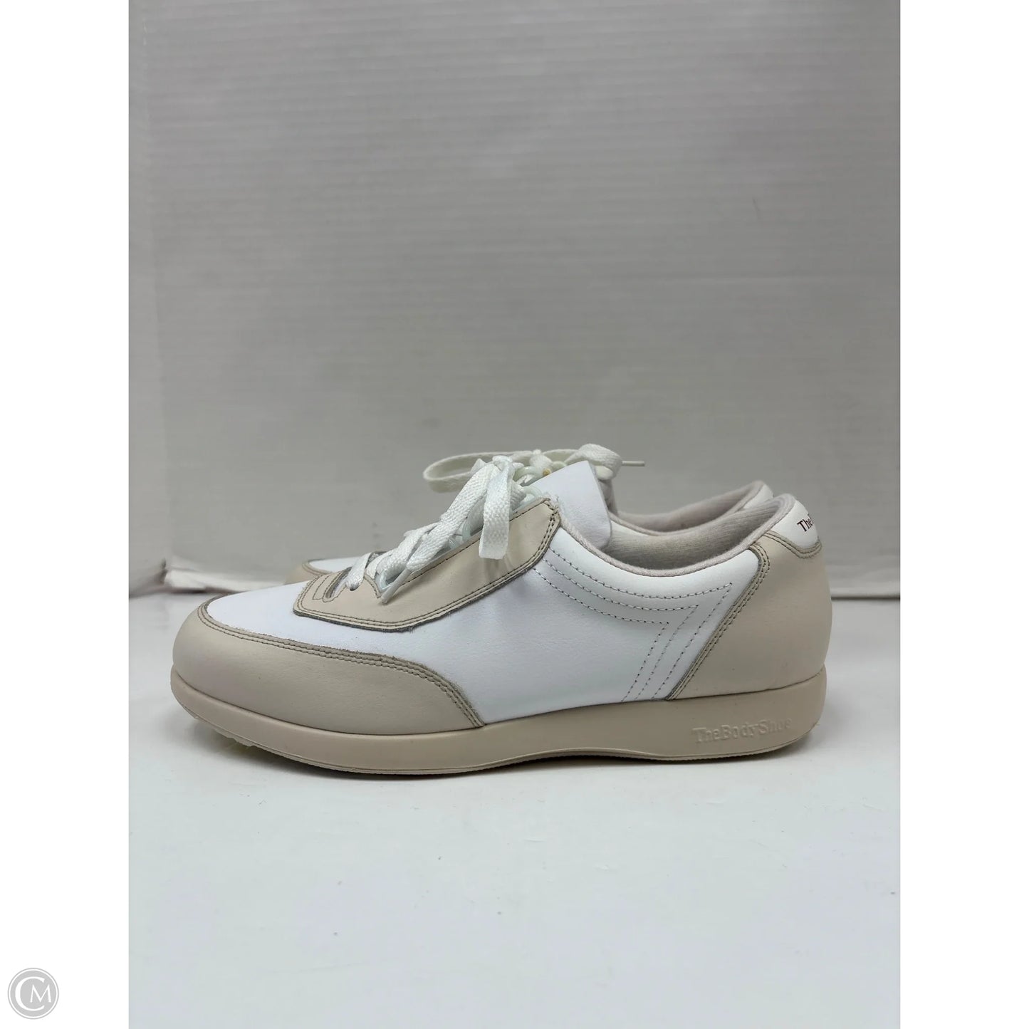 Shoes Athletic By Hush Puppies In White, Size: 8