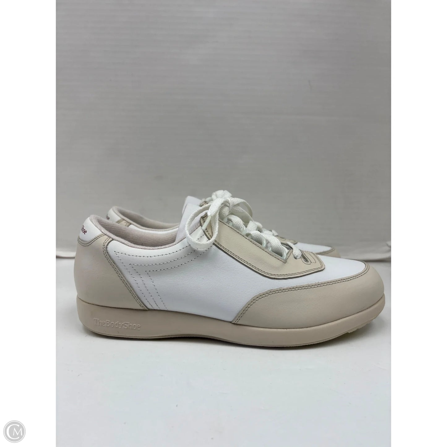 Shoes Athletic By Hush Puppies In White, Size: 8