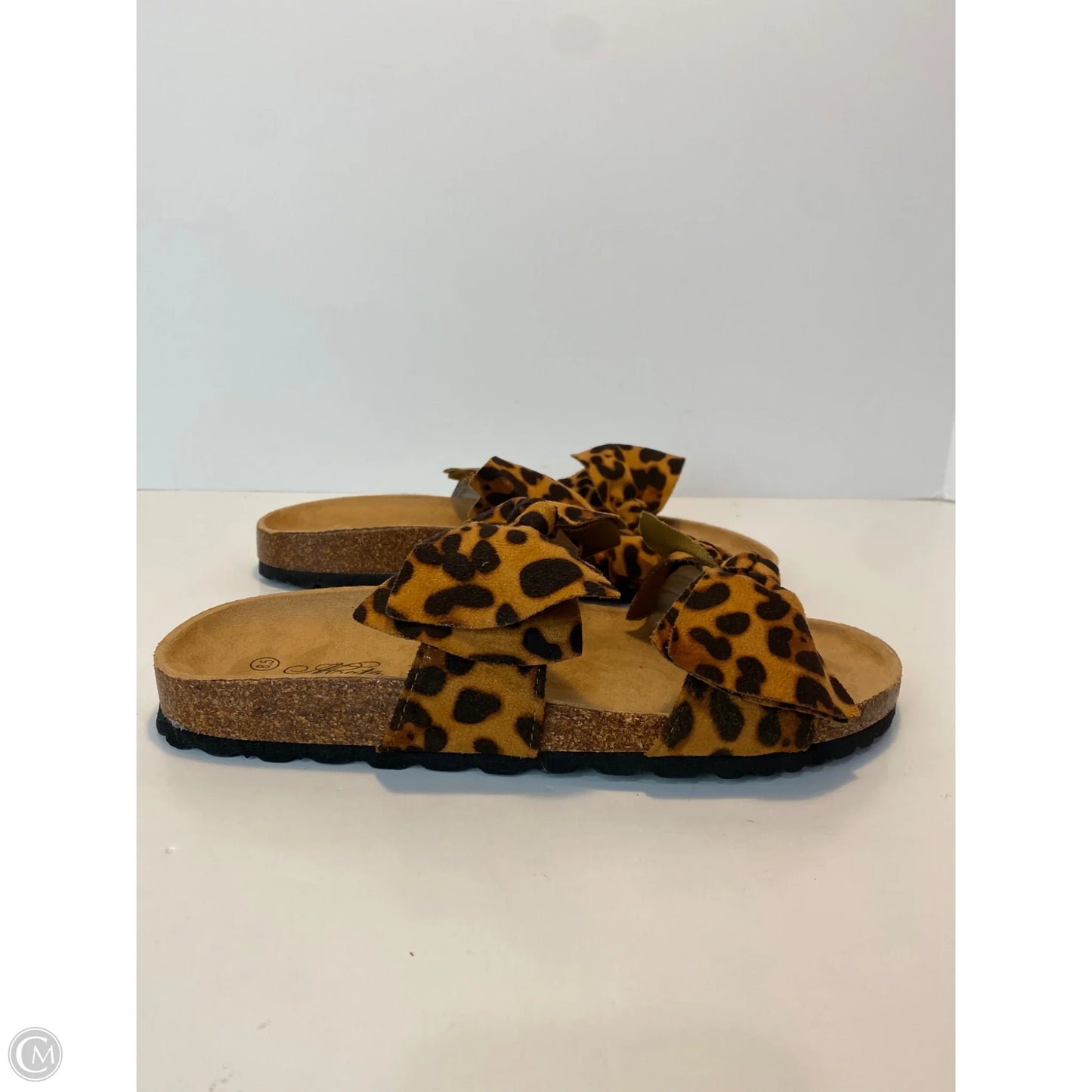 Sandals Flats By Clothes Mentor In Animal Print, Size: 8.5