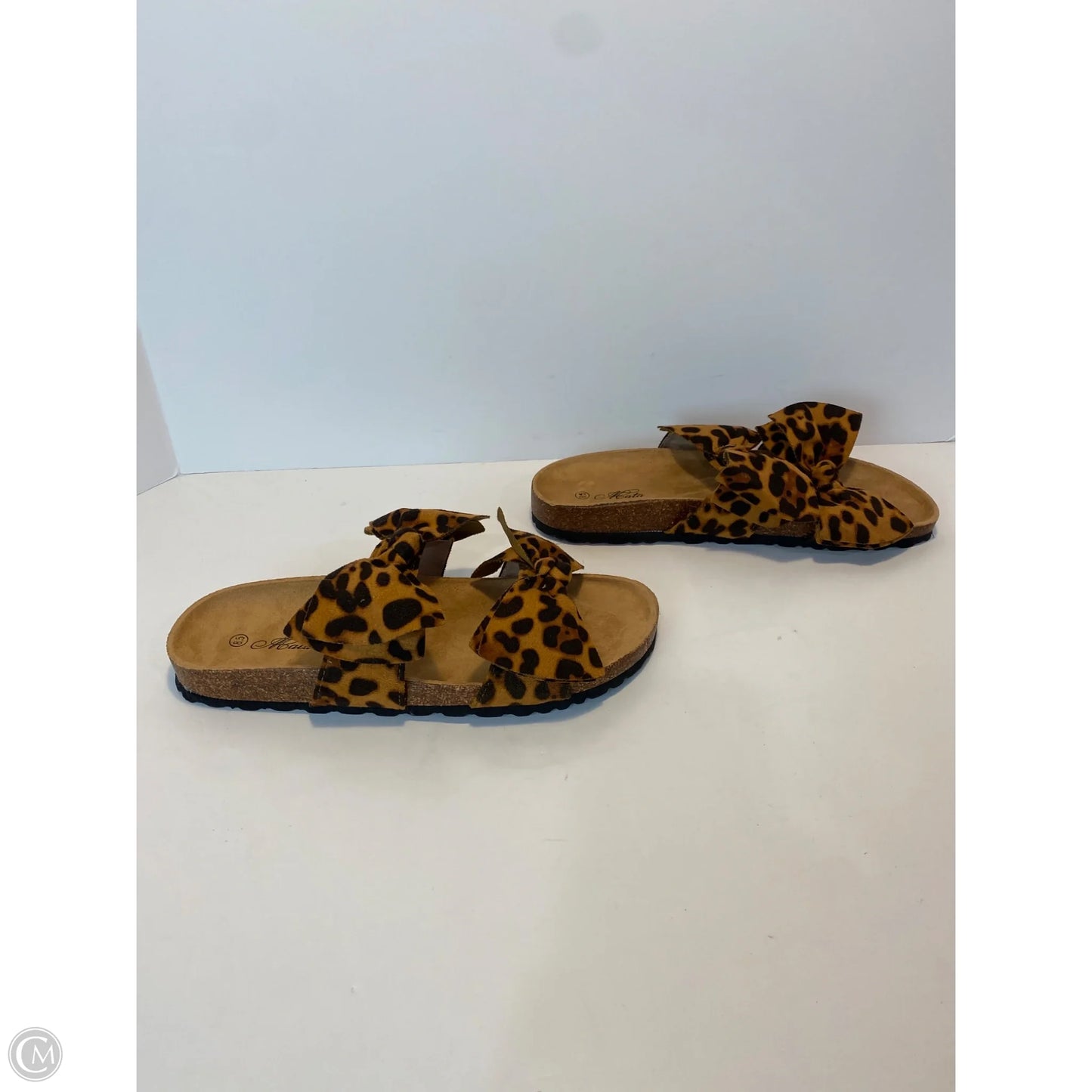 Sandals Flats By Clothes Mentor In Animal Print, Size: 8.5