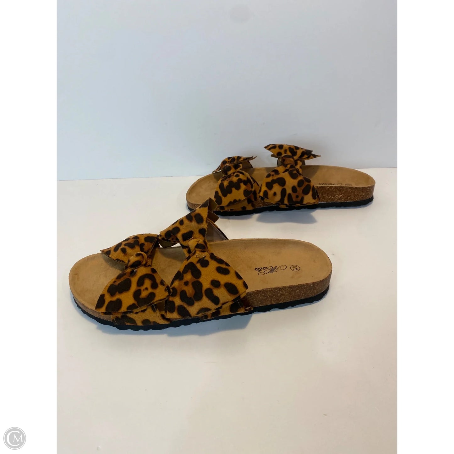 Sandals Flats By Clothes Mentor In Animal Print, Size: 8.5