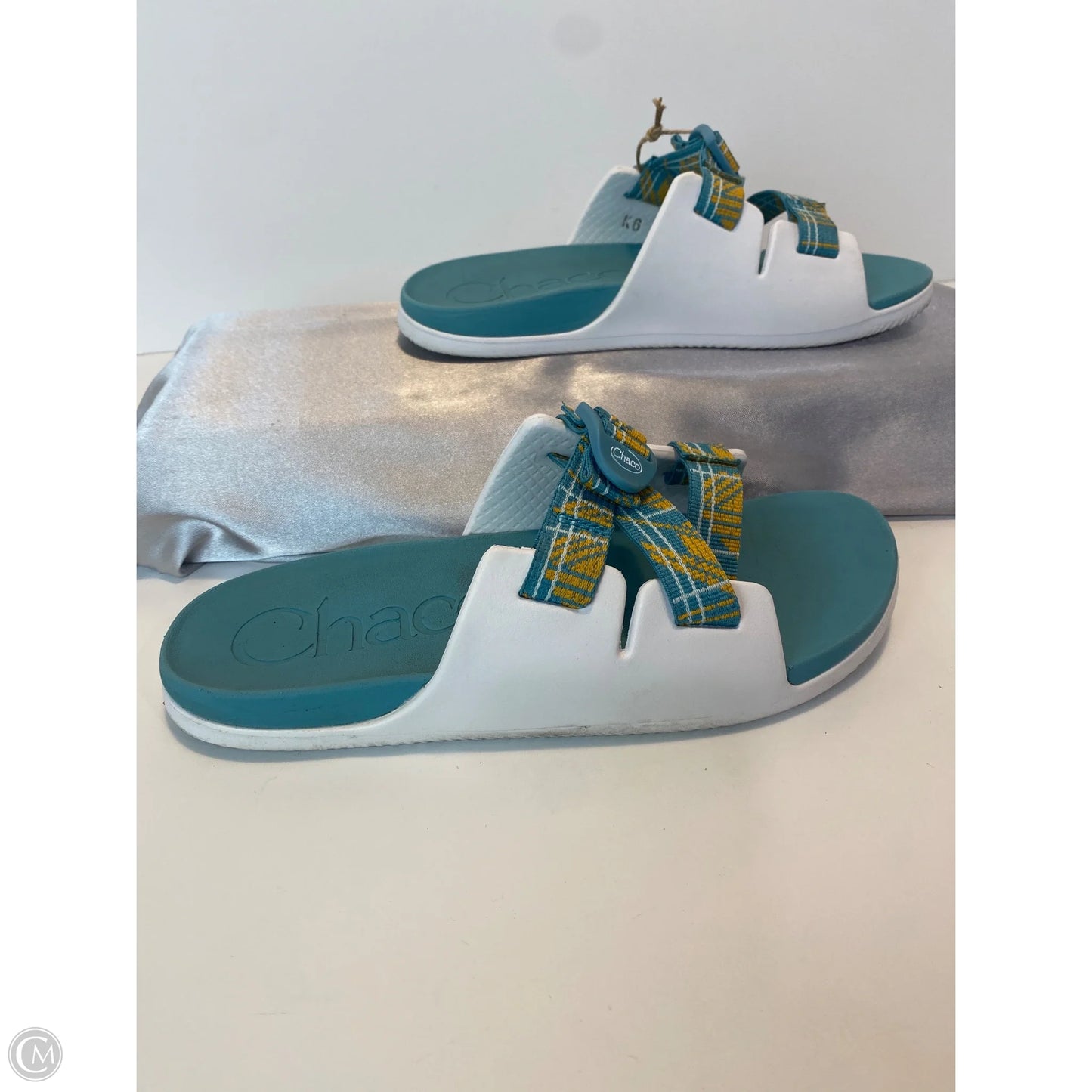 Sandals Flats By Chacos In White, Size: 6