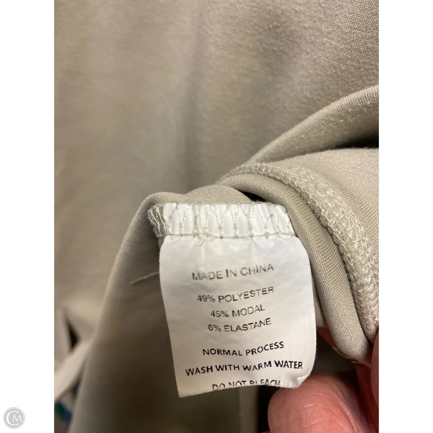 Top Long Sleeve By Clothes Mentor In Beige, Size: M