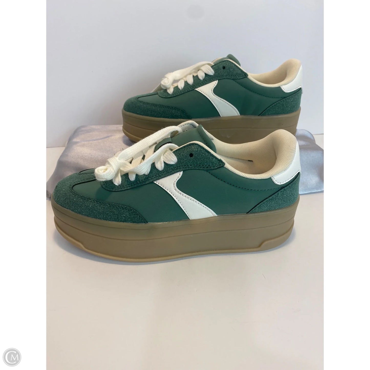Shoes Sneakers By No Boundaries In Green, Size: 8