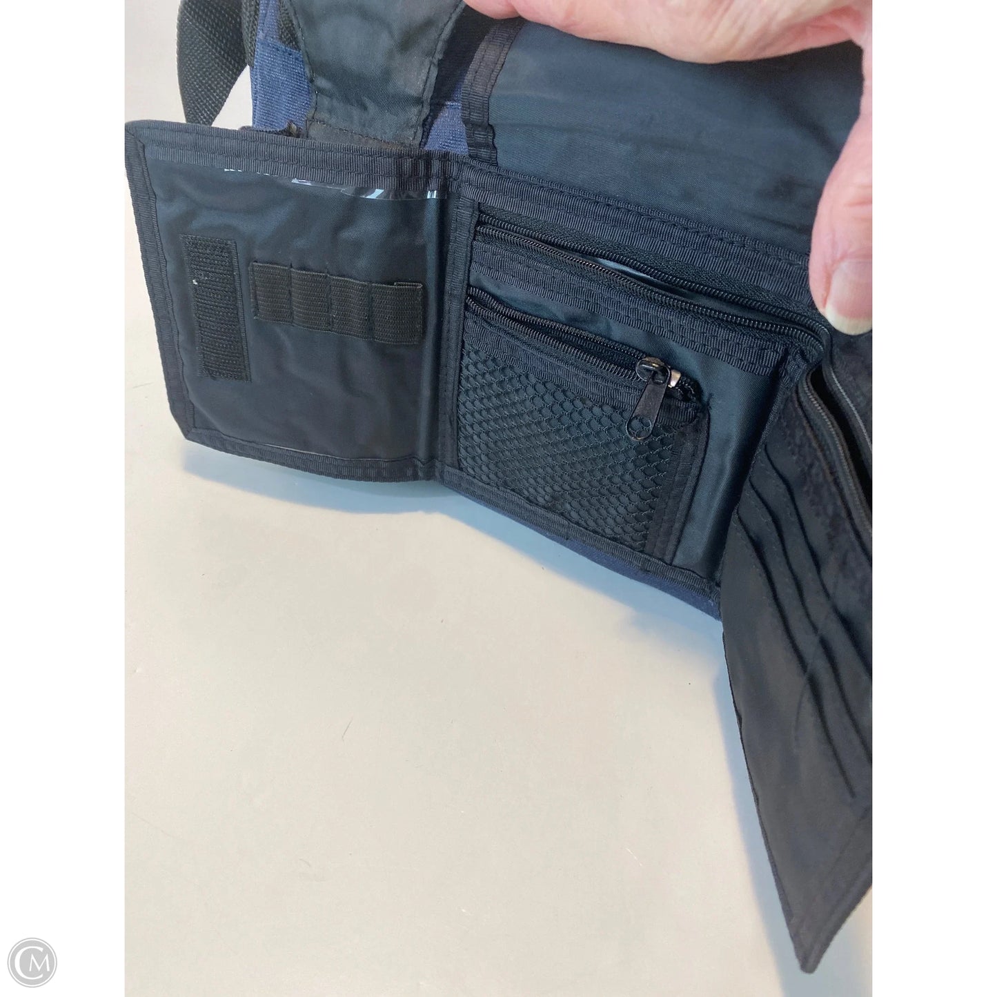 Handbag By Clothes Mentor, Size: Medium