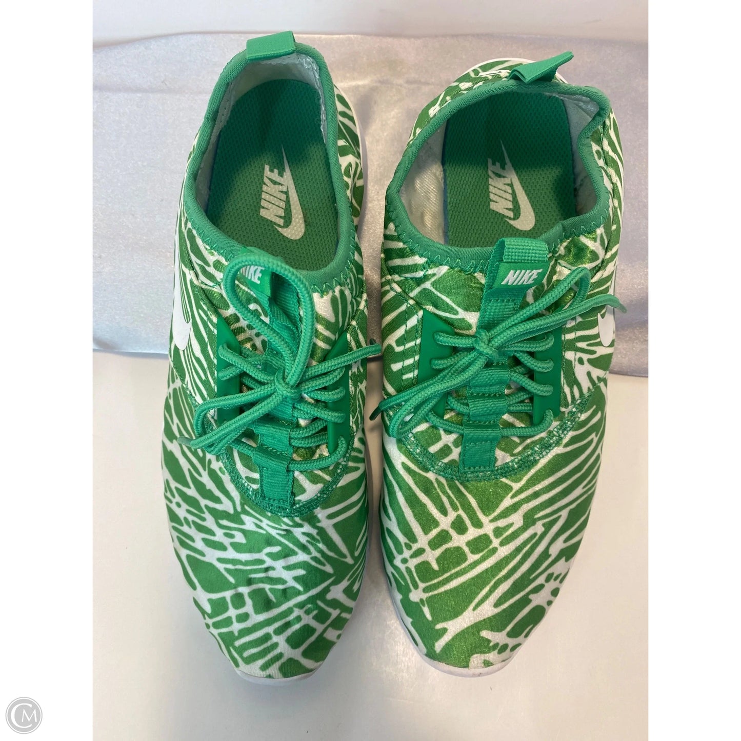 Shoes Athletic By Nike In Green, Size: 9.5