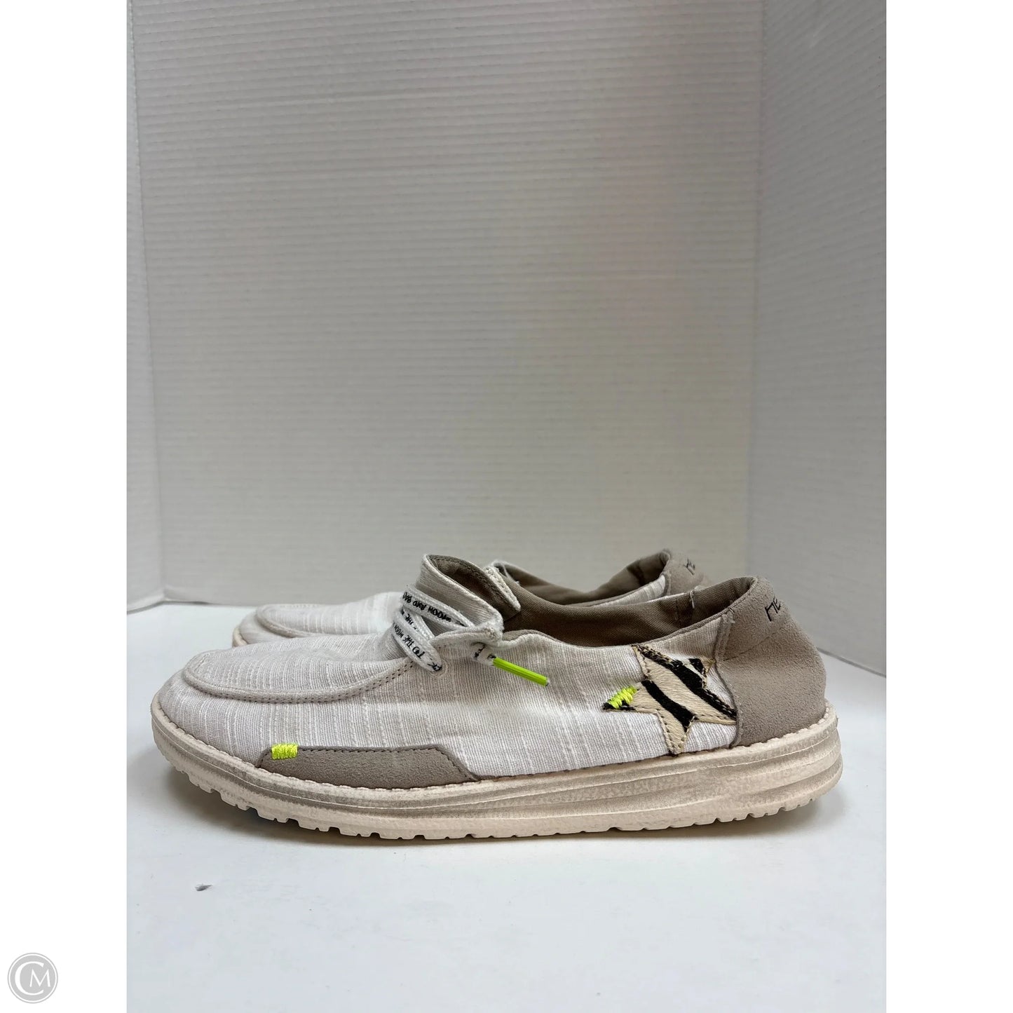 Shoes Flats By Hey Dude In White, Size: 9