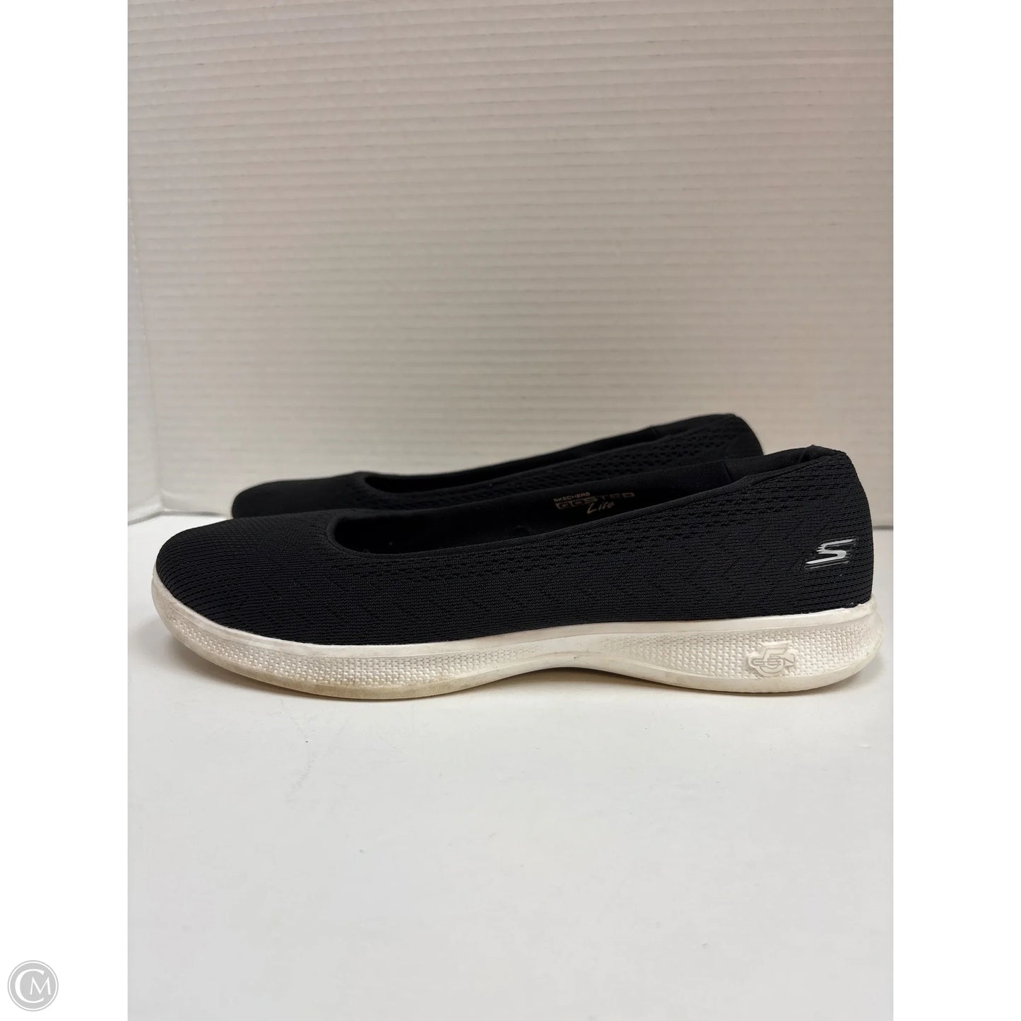 Shoes Flats By Skechers In Black, Size: 7.5