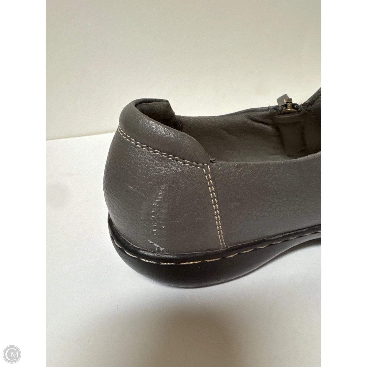 Shoes Flats By Clarks In Grey, Size: 9