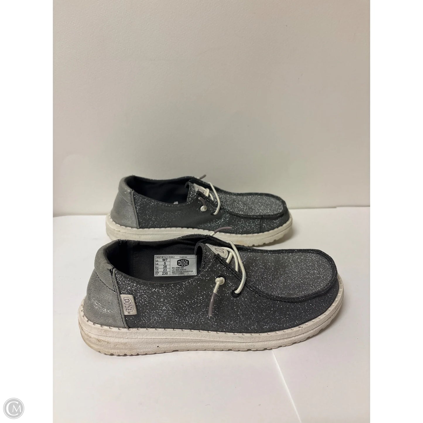 Shoes Flats By Hey Dude In Grey, Size: 7