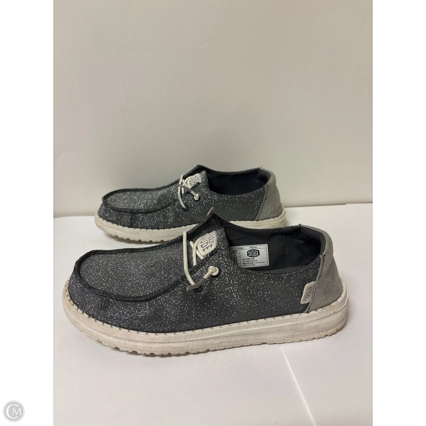 Shoes Flats By Hey Dude In Grey, Size: 7