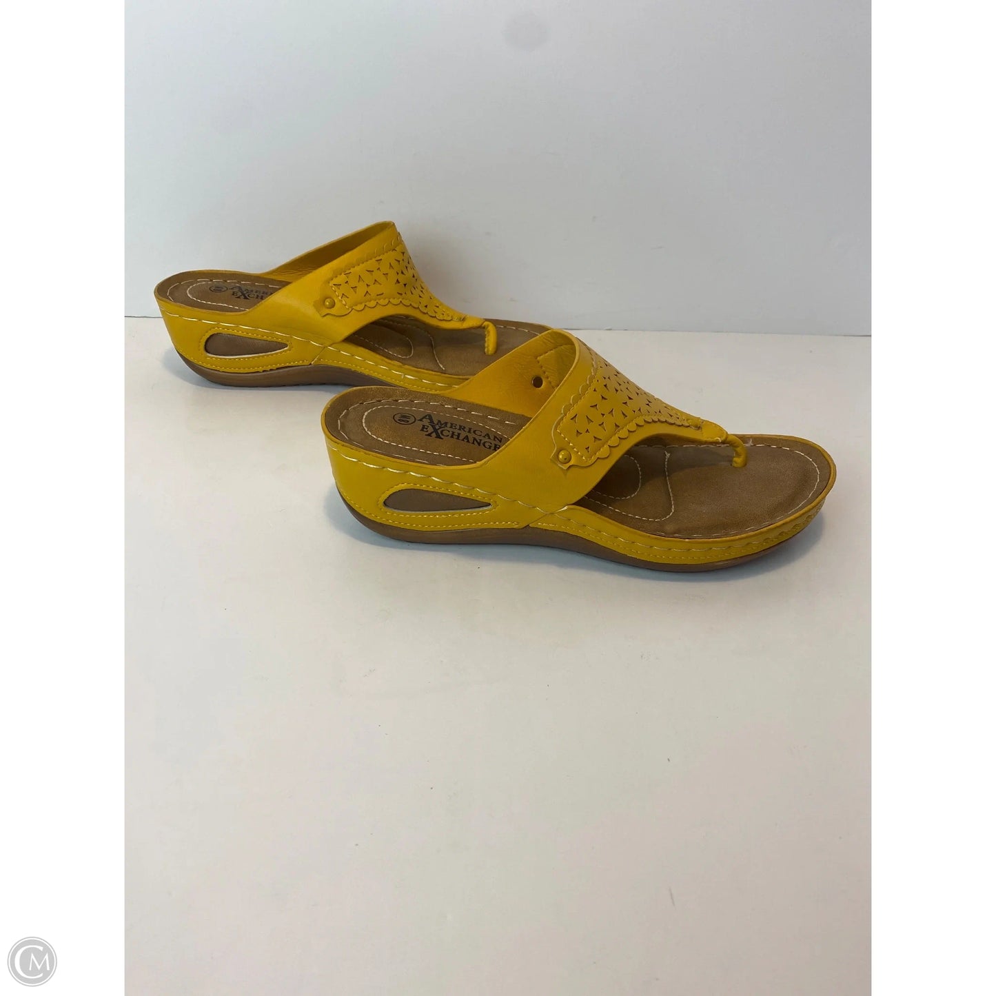 Sandals Flats By Clothes Mentor In Yellow, Size: 8