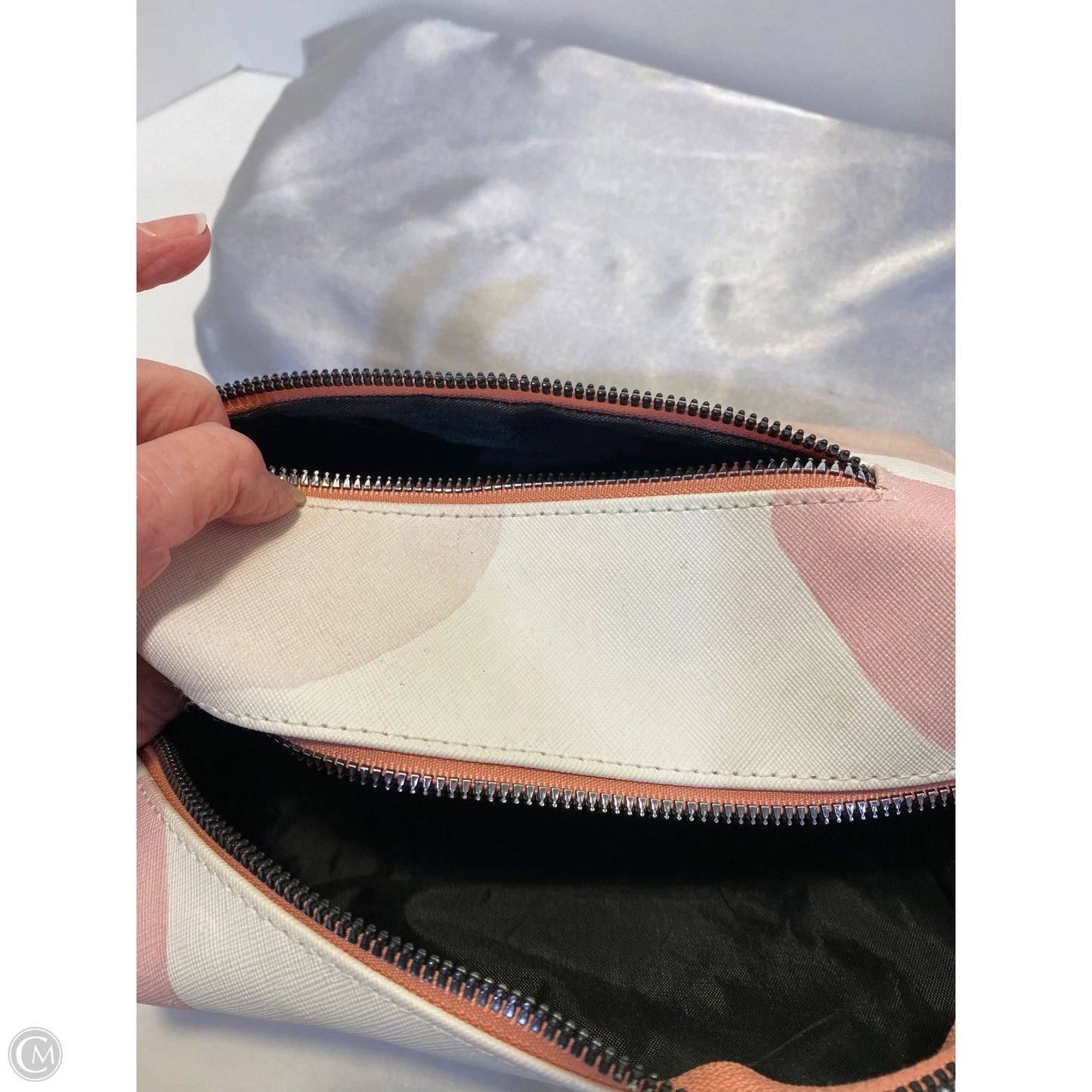 Makeup Bag By Rae Dunn, Size: Large