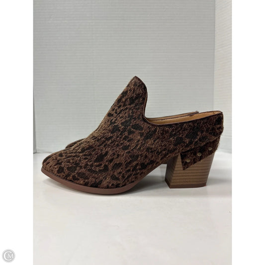Boots Ankle Heels By Clothes Mentor In Animal Print, Size: 9.5