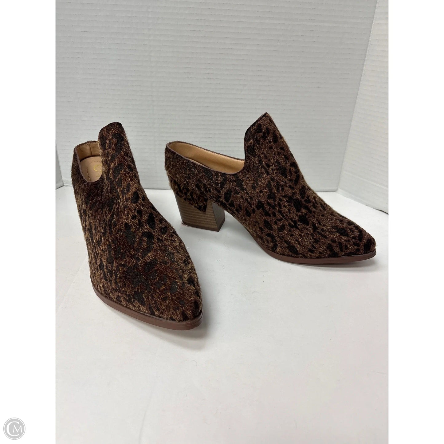 Boots Ankle Heels By Clothes Mentor In Animal Print, Size: 9.5