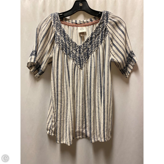 Top Short Sleeve By Knox Rose In Blue & White, Size: S