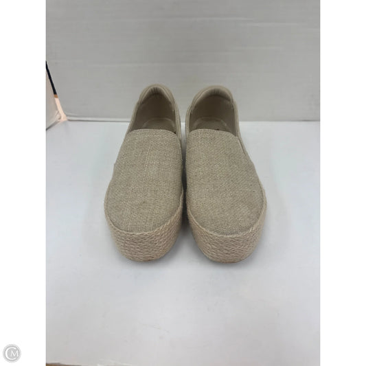 Shoes Flats By Skechers In Beige, Size: 7