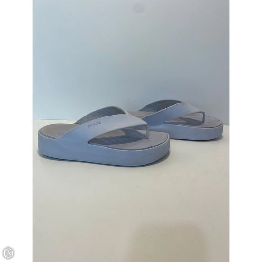 Shoes Flats By Crocs In Blue, Size: 8