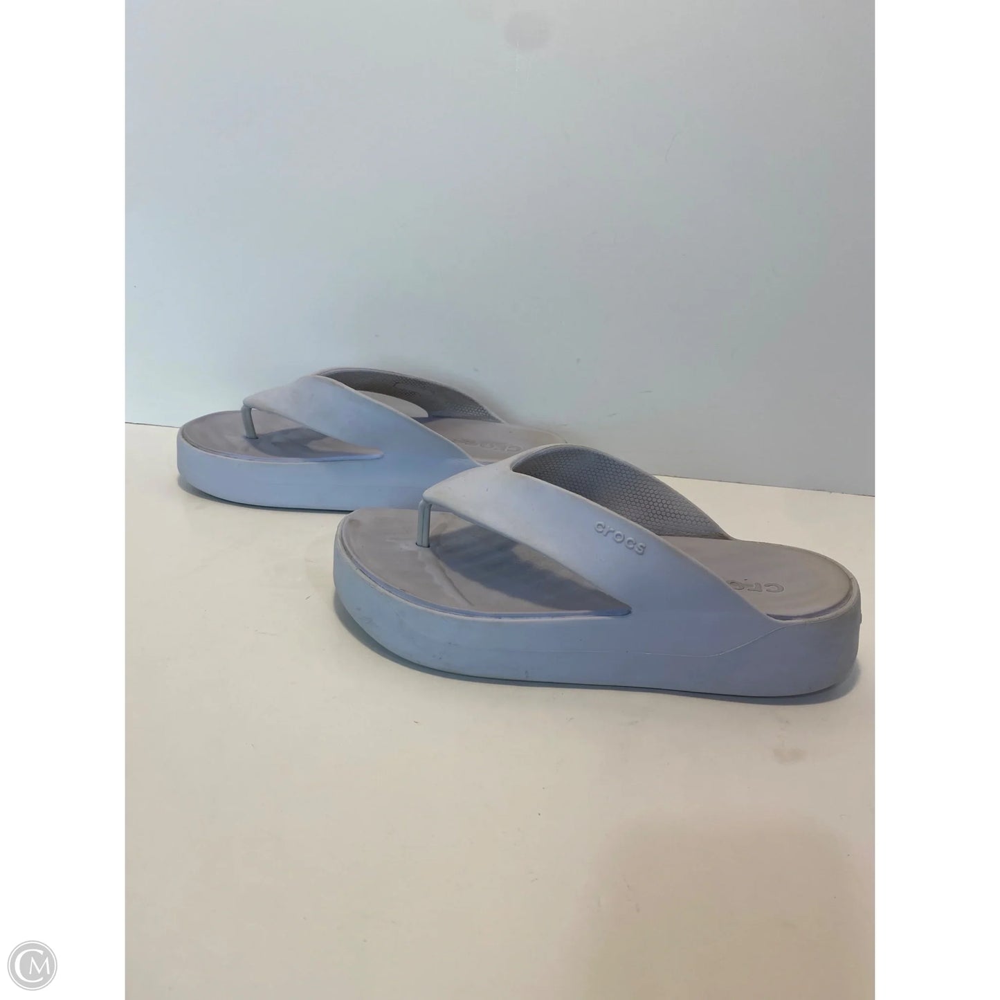 Shoes Flats By Crocs In Blue, Size: 8