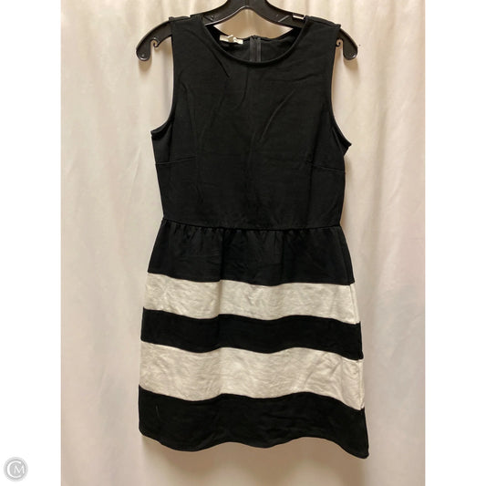 Dress Casual Short By Maurices In Black & White, Size: M