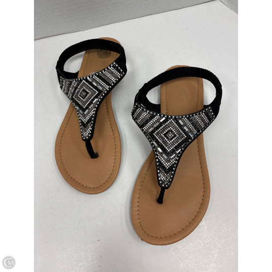 Sandals Flats By Clothes Mentor In Black, Size: 7.5