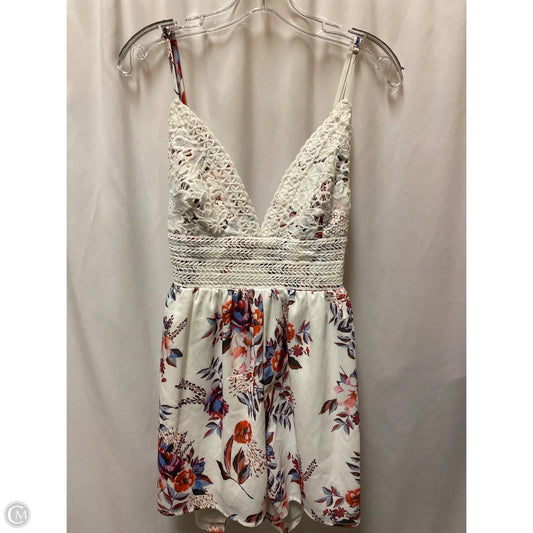 Romper By Clothes Mentor In Floral Print, Size: M