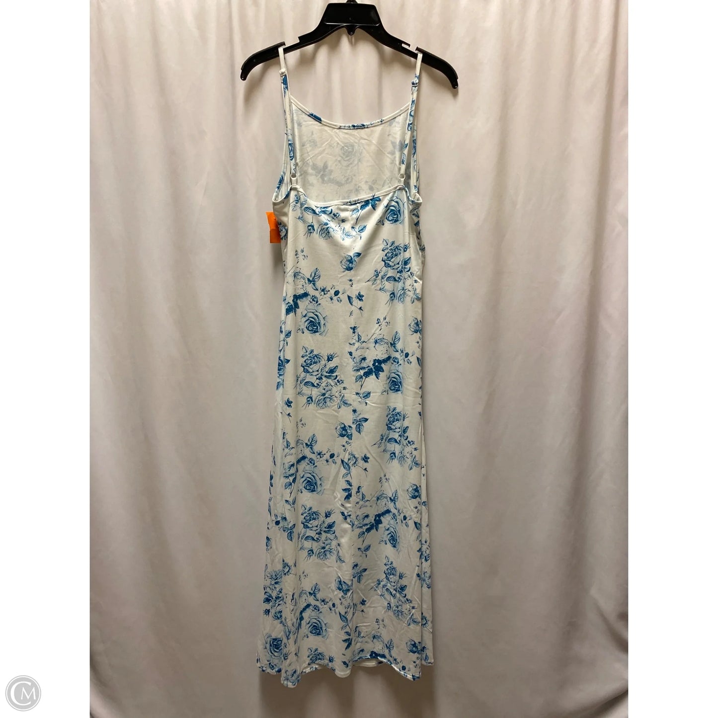 Dress Casual Maxi By Clothes Mentor In White, Size: M