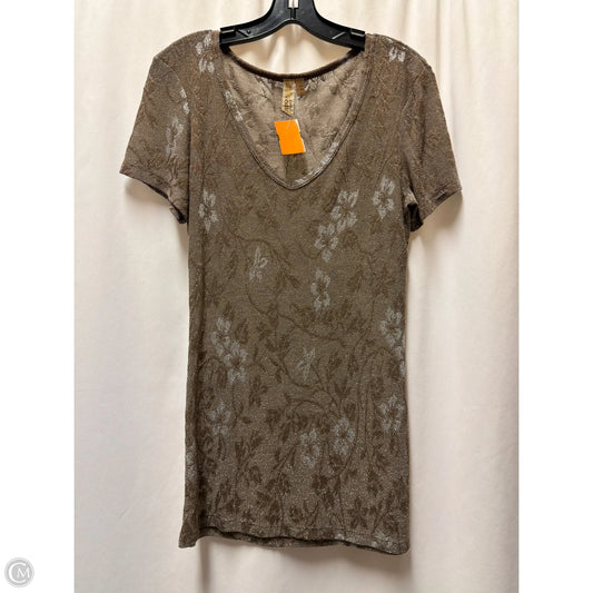 Top Short Sleeve By Bke In Taupe, Size: L